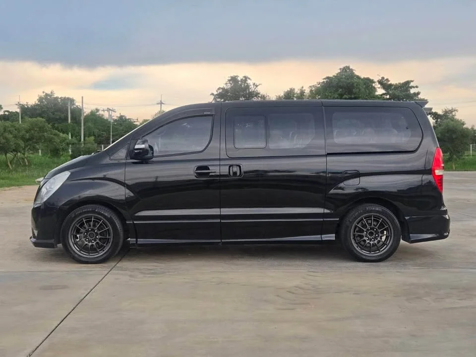2012 Hyundai H-1 II 2