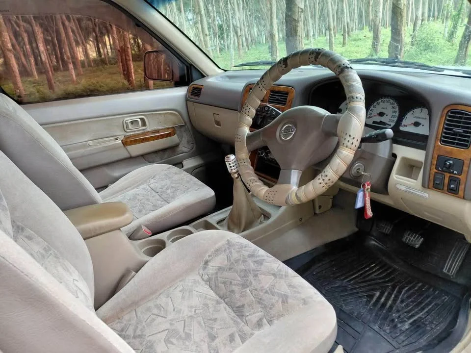Nissan Frontier I 2