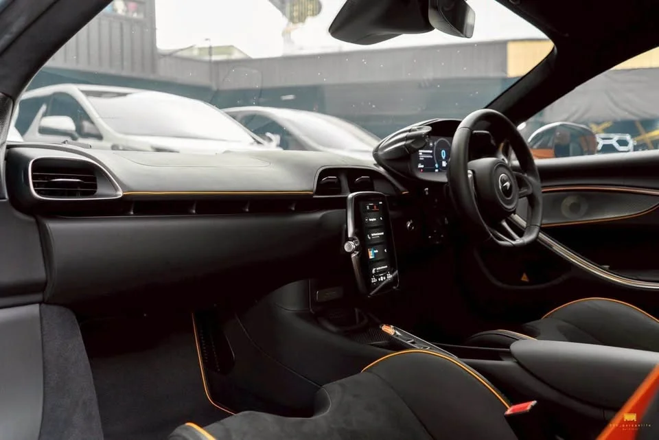 2024 McLaren Artura 3