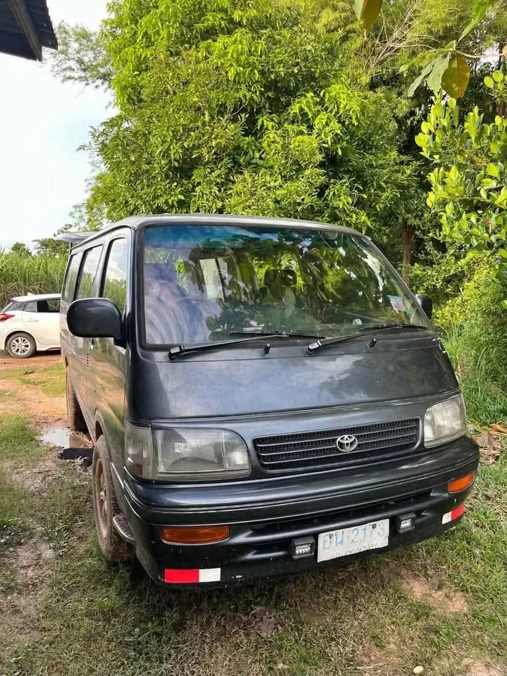 1997 Toyota Commuter IV (H100) 2