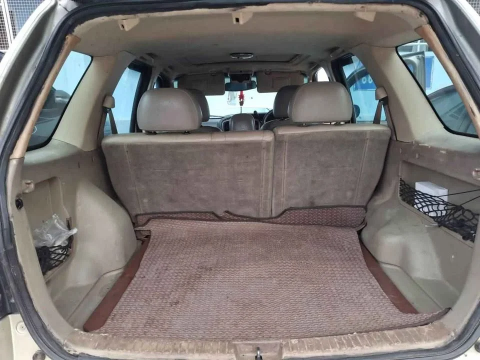 2005 Ford Escape I 3