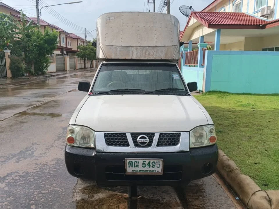 2005 Nissan Frontier I 3