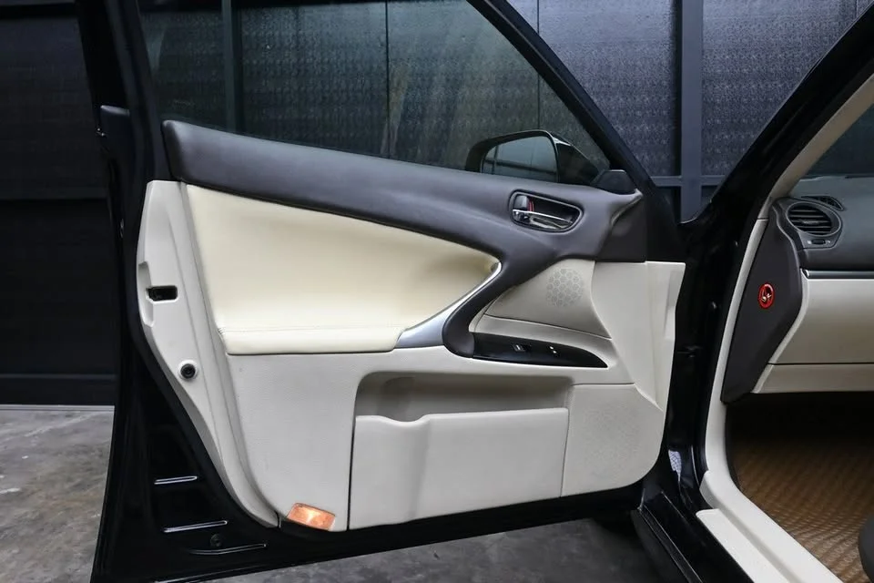 2011 Lexus IS II 3