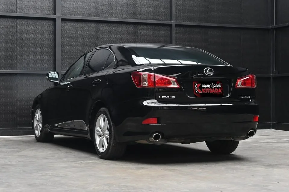 2011 Lexus IS II 2