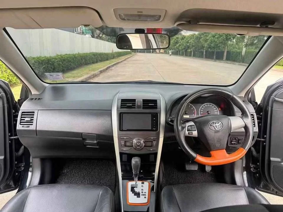 2013 Toyota Corolla Altis X (E140) 3