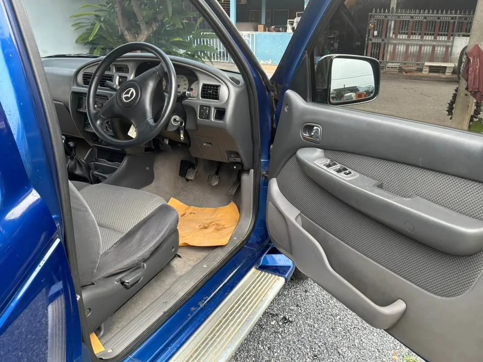 Mazda 2500 Fighter V 2