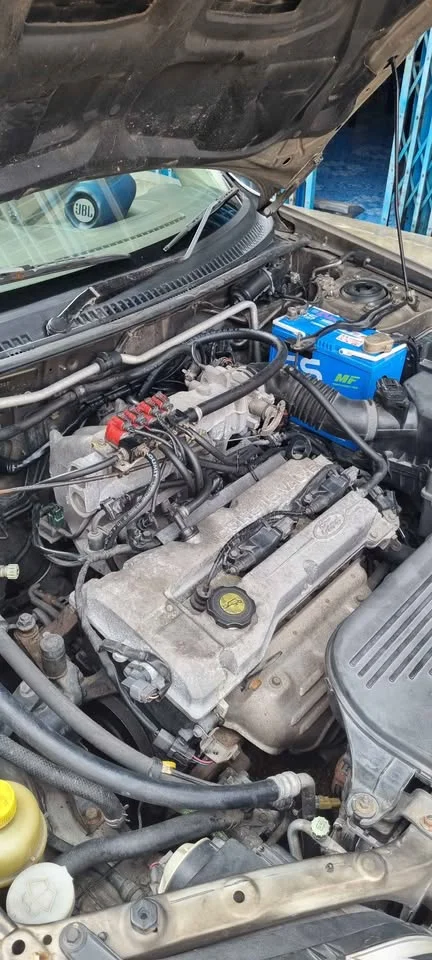2004 Ford Laser V 2