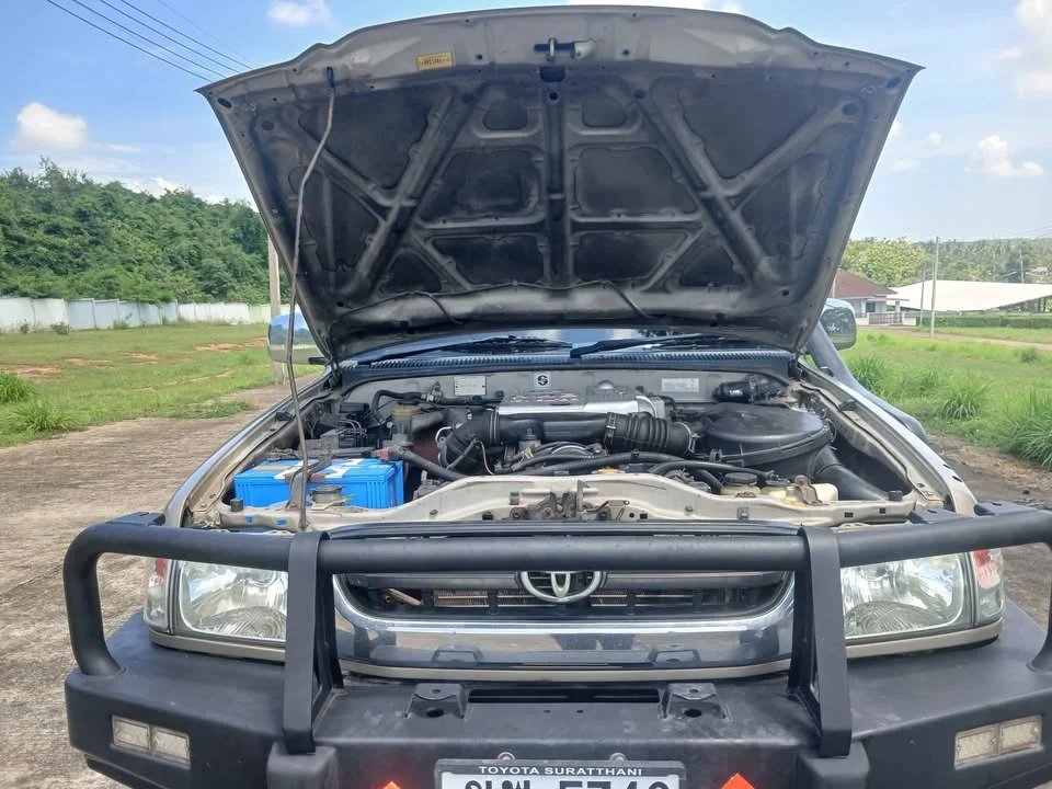 2003 Toyota Hilux Tiger VI 2