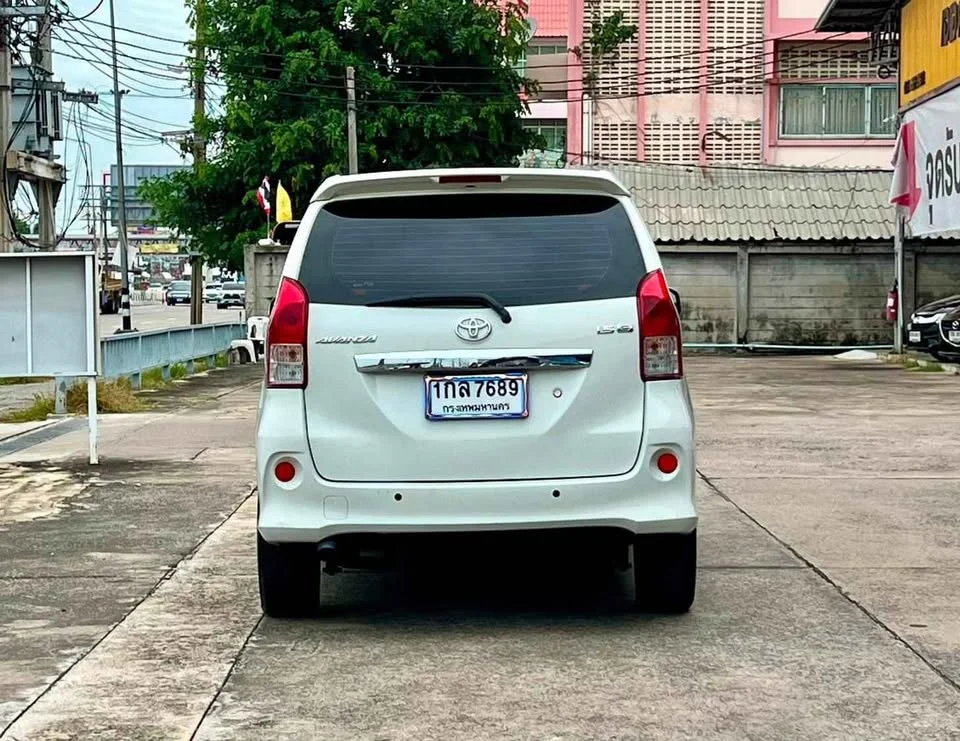 2013 Toyota Avanza II 2