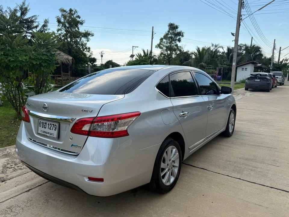2012 Nissan Sylphy III (B17) 3