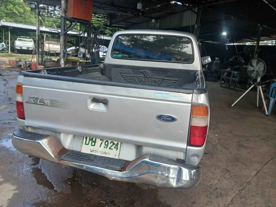 1991 Mazda 2500 Fighter V 2
