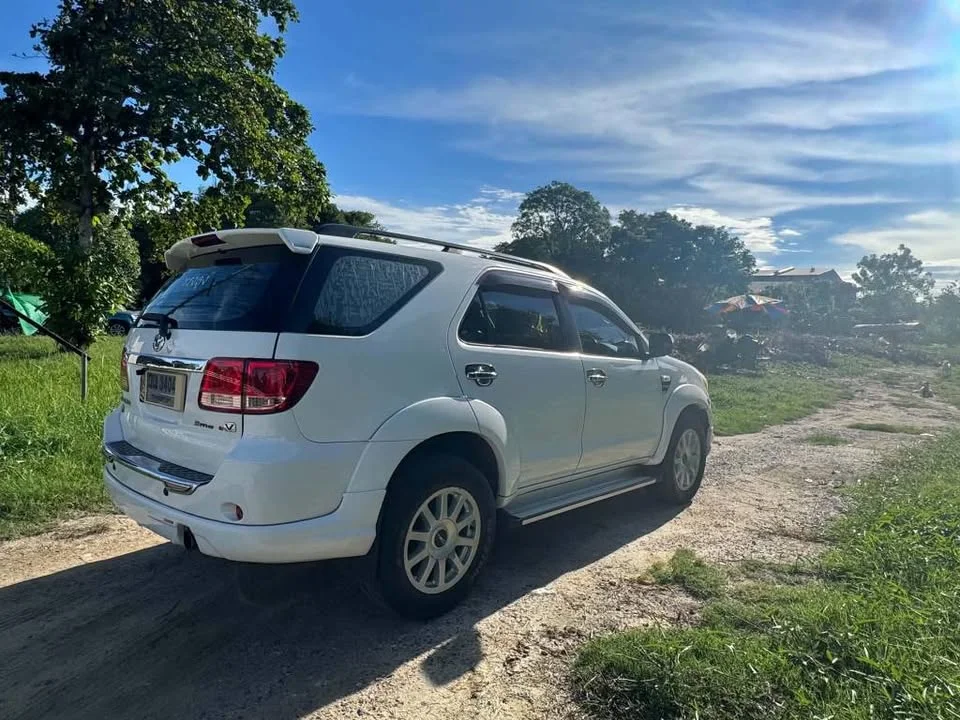 2008 Toyota Fortuner I 3