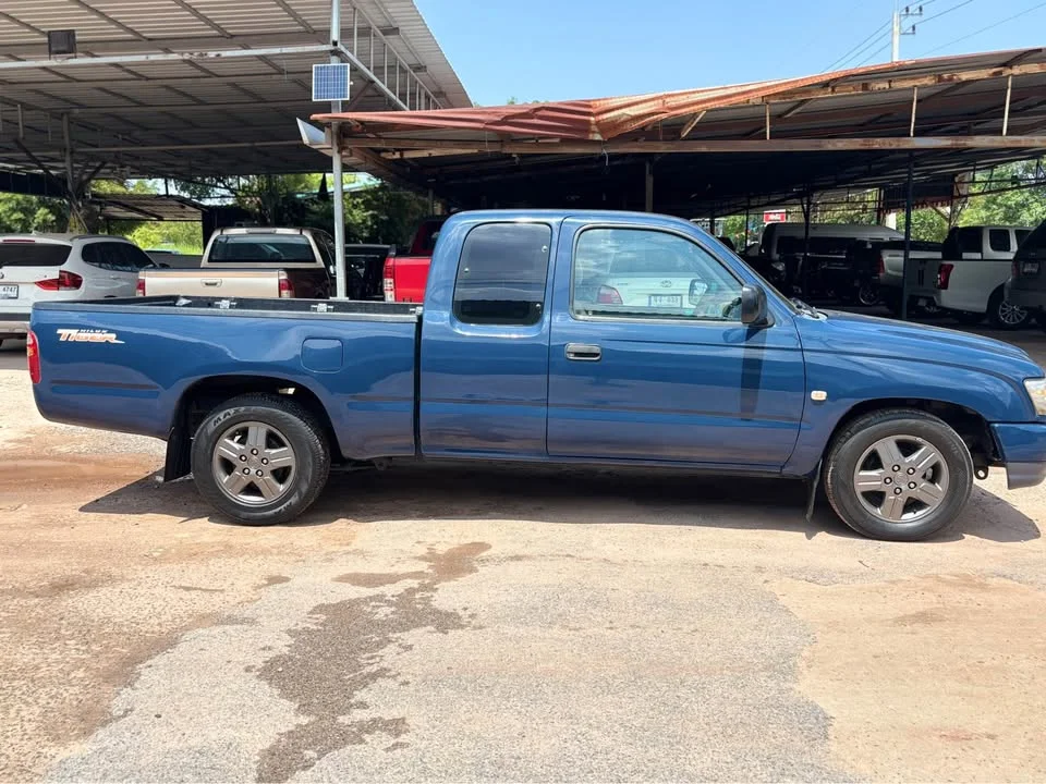 2004 Toyota Hilux Tiger VI 2