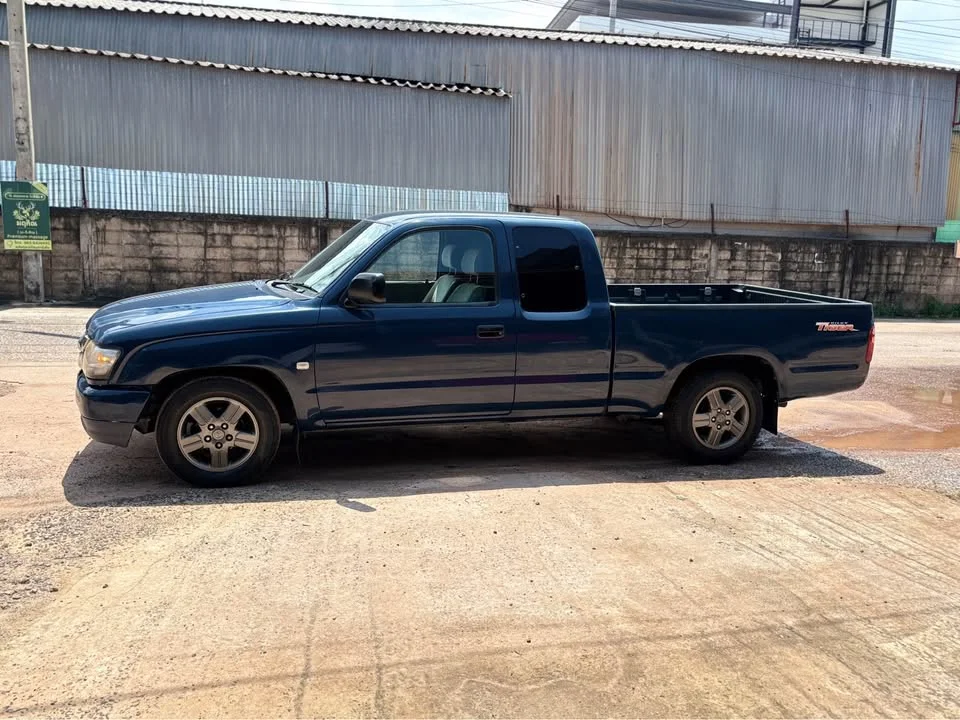 2004 Toyota Hilux Tiger VI 3