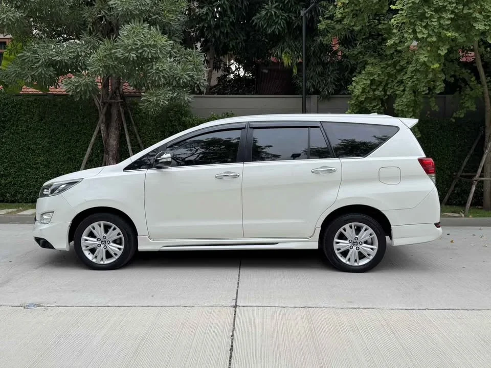 2017 Toyota Innova II 3