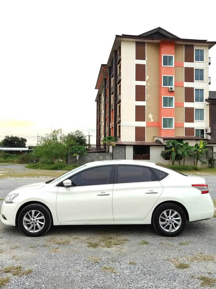2013 Nissan Sylphy III (B17) 3