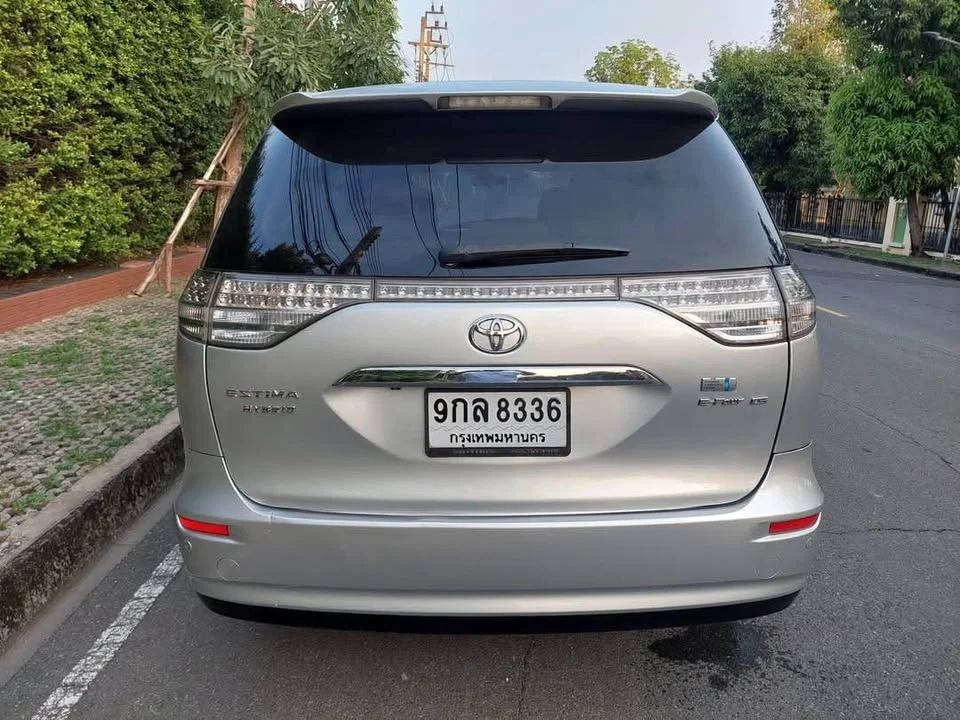2008 Toyota Estima III 2