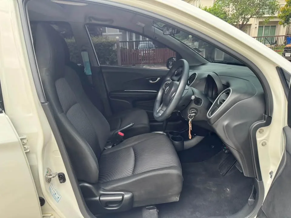 2014 Honda Mobilio II 2