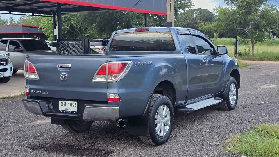 2013 Mazda BT-Series II 2