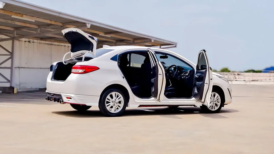 2017 Toyota Yaris ATIV III 2