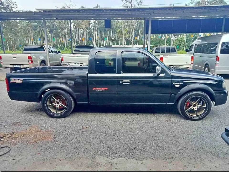 2005 Mazda 2500 Fighter V 2