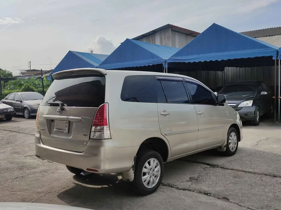 2009 Toyota Innova I 3
