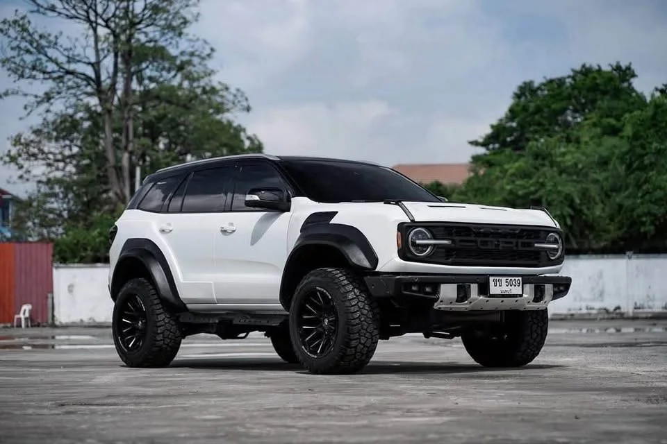 2019 Ford Everest II 2