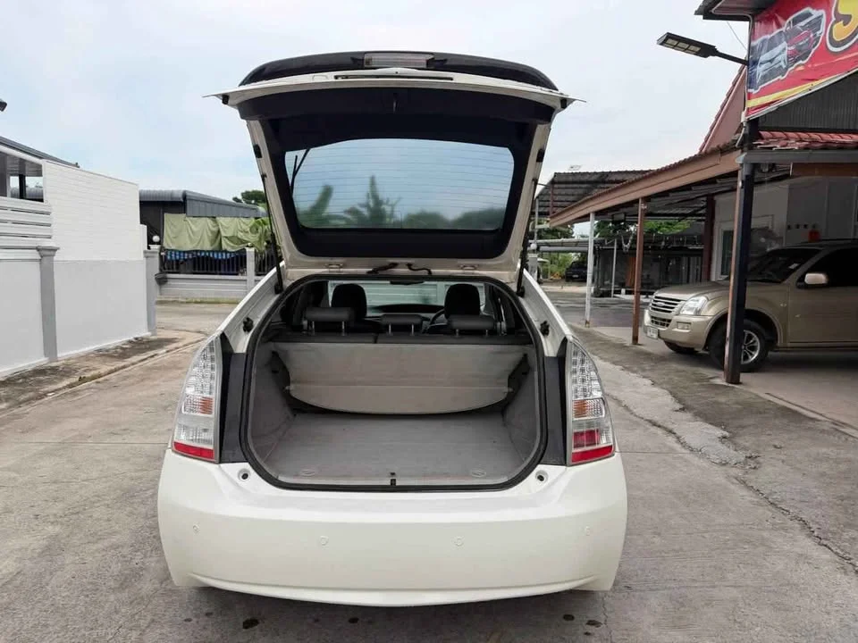2011 Toyota Prius III 3