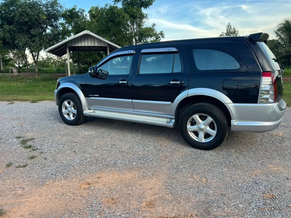 2006 Isuzu MU-7 2