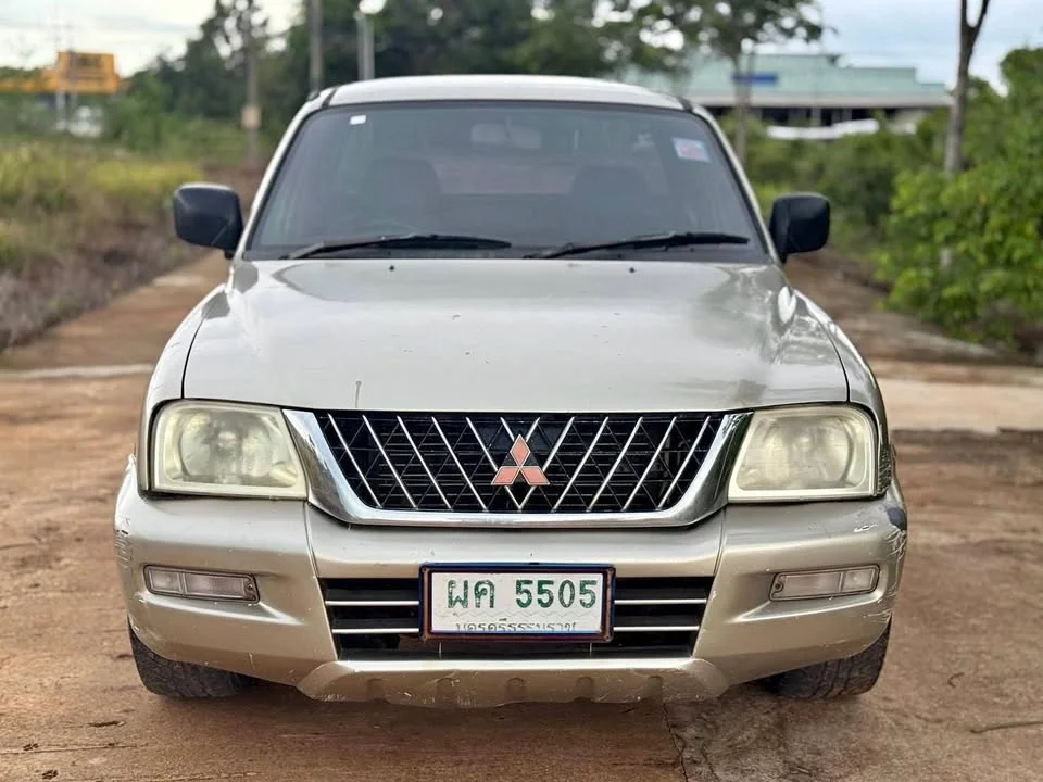 2003 Mitsubishi Strada III 3