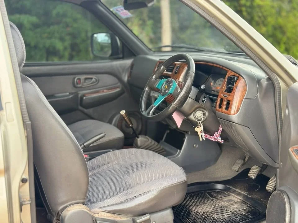 2003 Mitsubishi Strada III 2