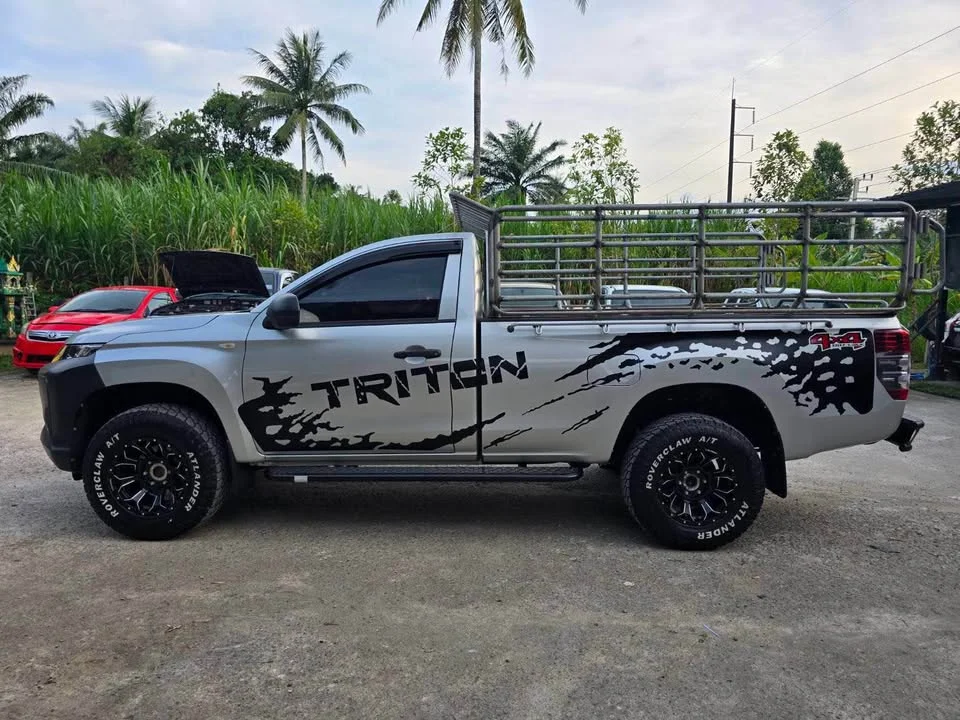 2022 Mitsubishi Triton V 3