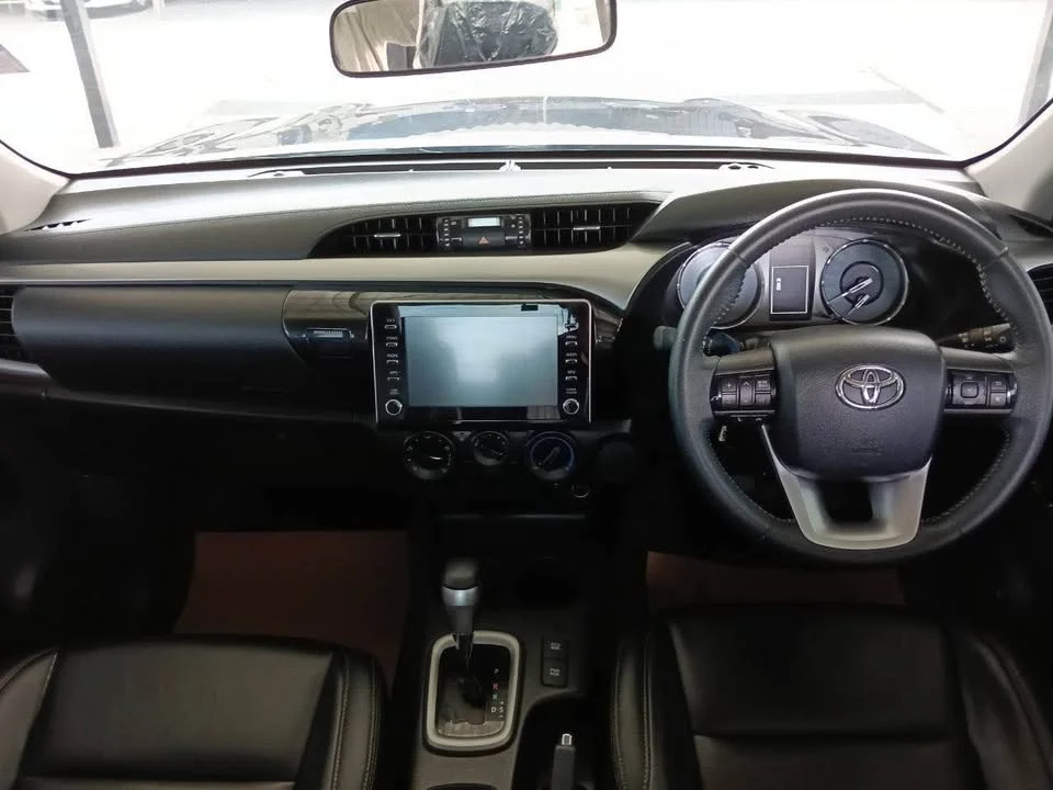 2021 Toyota Hilux VIII 2