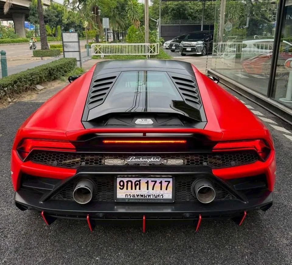 2021 Lamborghini Huracan 2