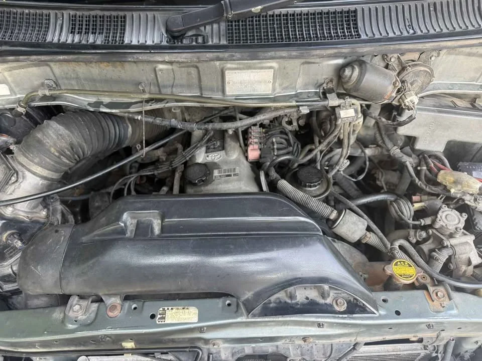 1996 Toyota Granvia H100 3