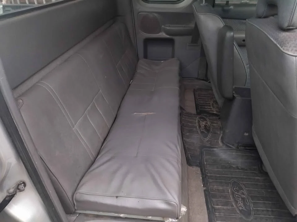 2004 Mazda 2500 Fighter V 2