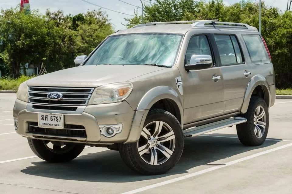 2012 Ford Everest I 3