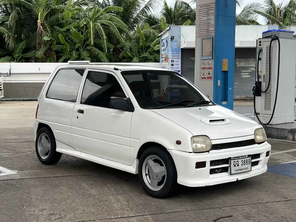 1993 Daihatsu Mira L200 2