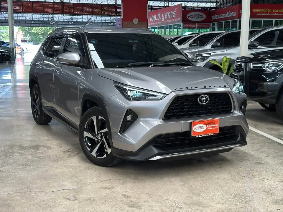 2025 Toyota Yaris Cross AC200 3