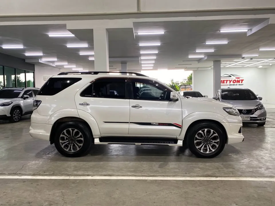 2014 Toyota Fortuner I 3