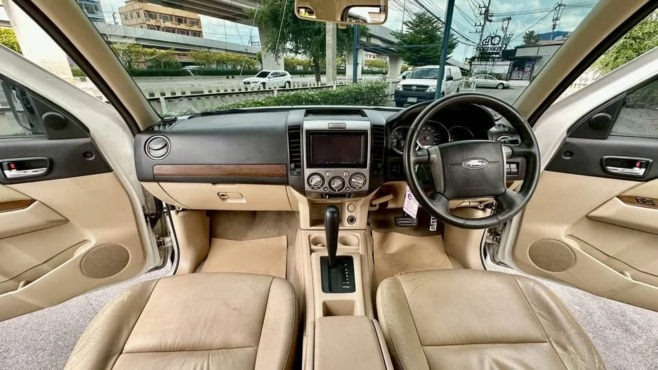 2012 Ford Everest I 2