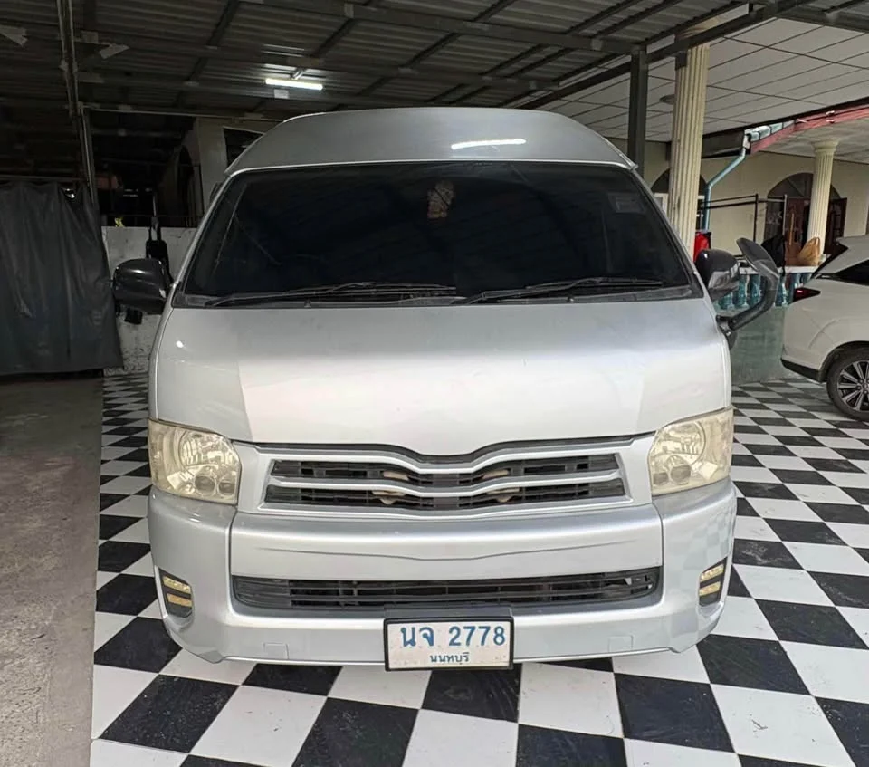 2009 Toyota Commuter V (H200) 2