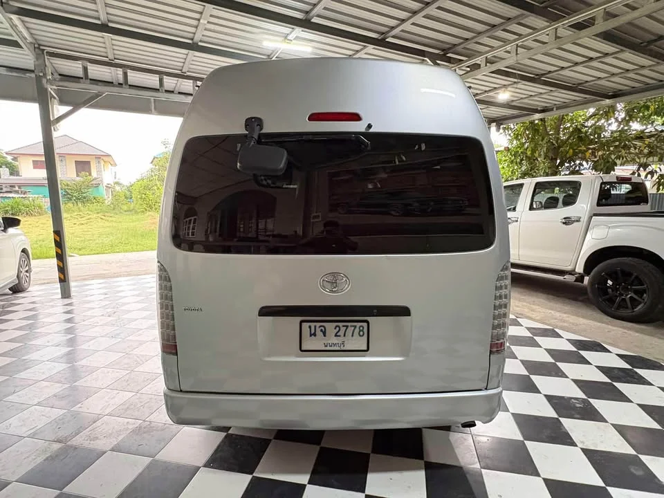 2009 Toyota Commuter V (H200) 3