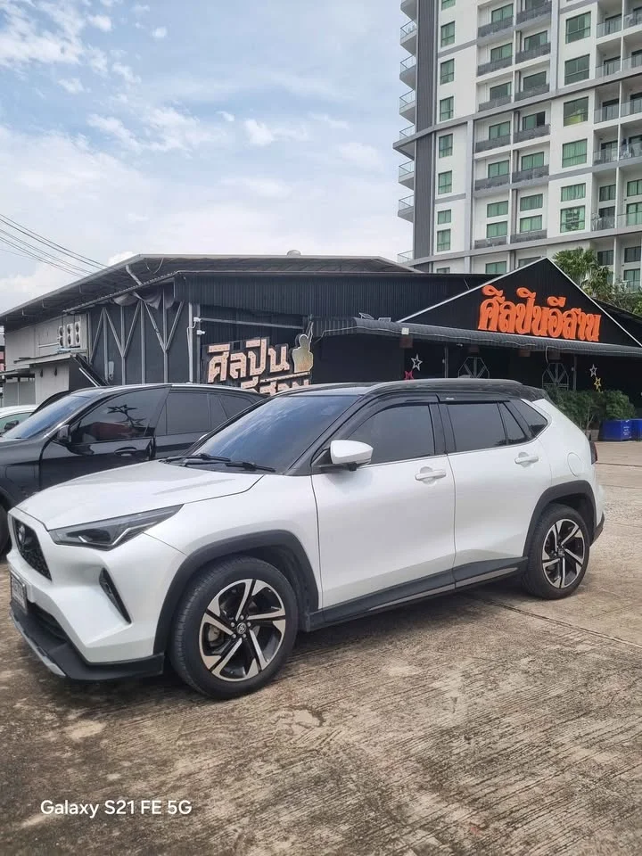 2023 Toyota Yaris Cross AC200 3