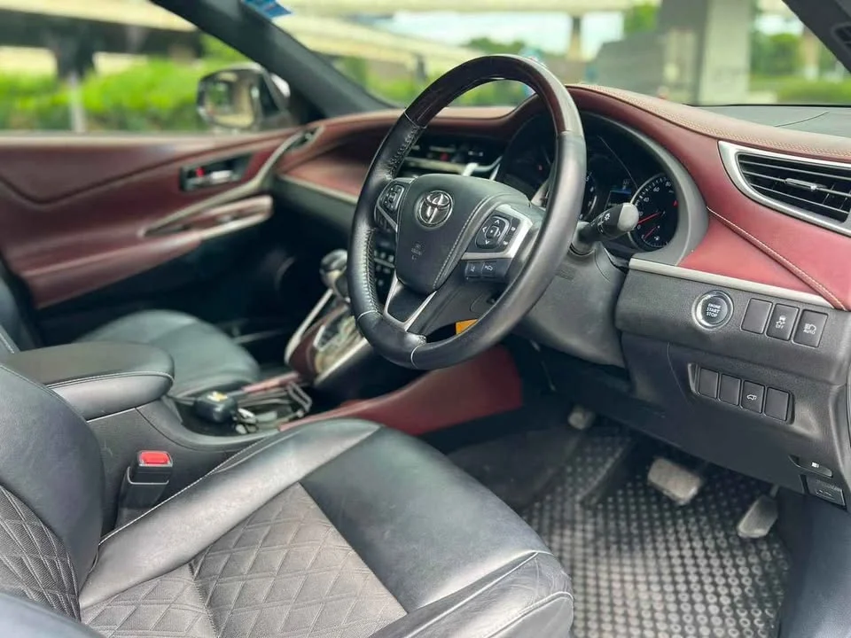 2015 Toyota Harrier III 3