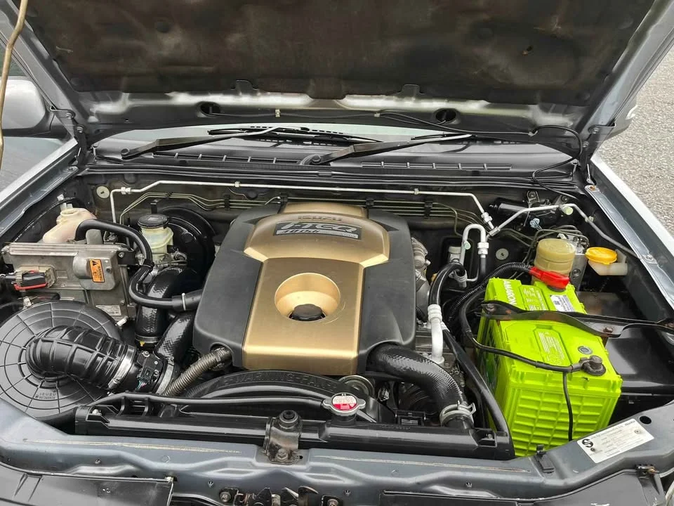 2005 Isuzu MU-7 3
