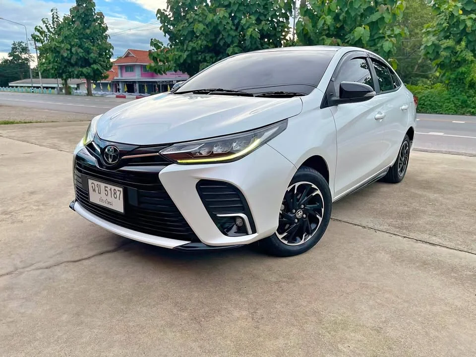 2022 Toyota Yaris ATIV III 2