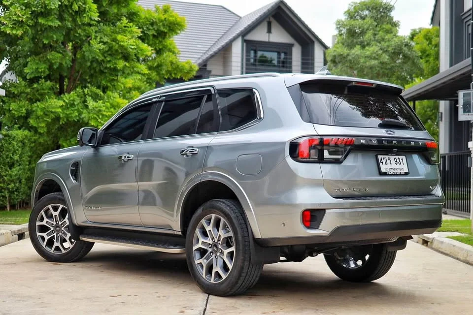 2023 Ford Everest III 3
