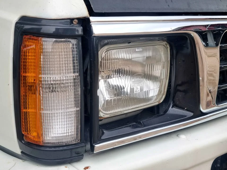 1996 Mitsubishi Triton II 2