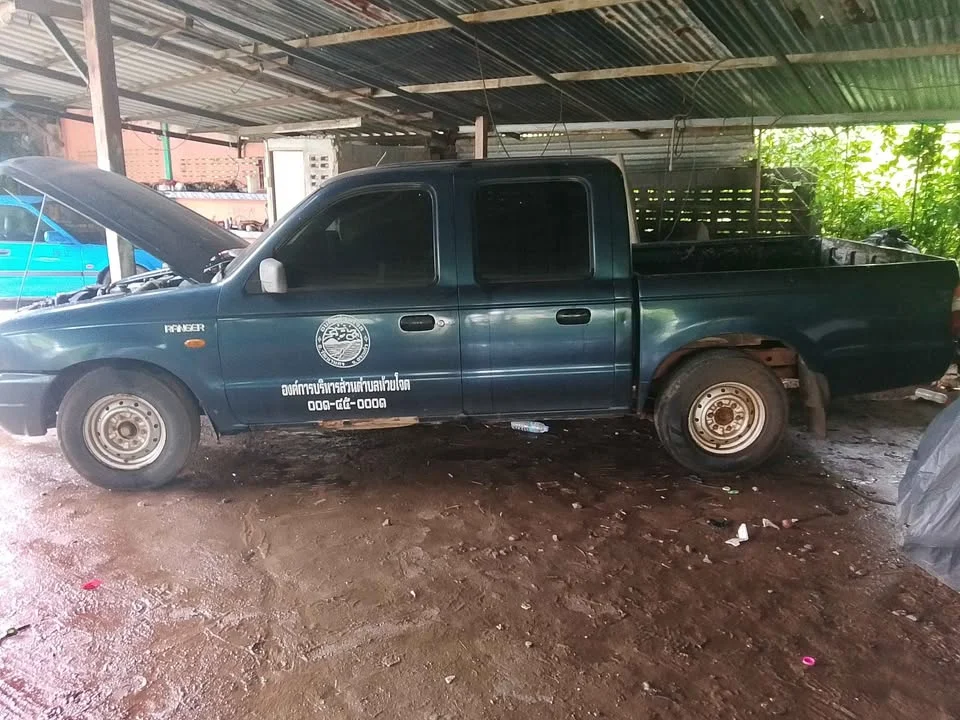 2002 Mazda 2500 Fighter V 2